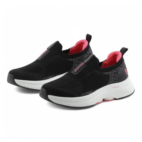 حذاء رياضي نسائي من باتونيا - أسود