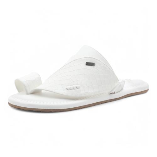 حذاء شرقي من باتونيا - أبيض