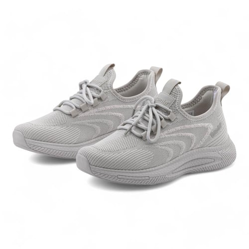 حذاء رياضي نسائي من باتونيا - بيج