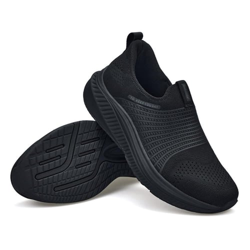 حذاء رجالي رياضي من باتونيا - اسود