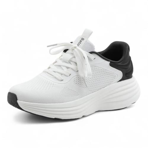 حذاء رياضي نسائي من باتونيا - أيض و أسود