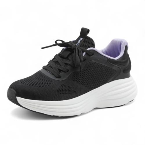 حذاء رياضي نسائي من باتونيا - أسود