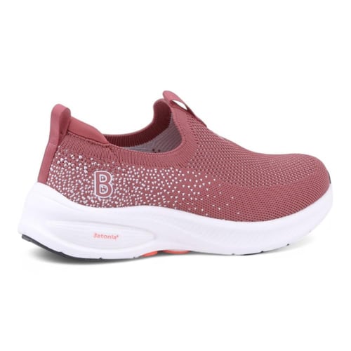 حذاء نسائي رياضي من باتونيا