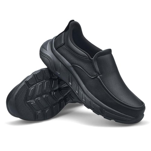 حذاء رجالي رياضي من باتونيا - اسود
