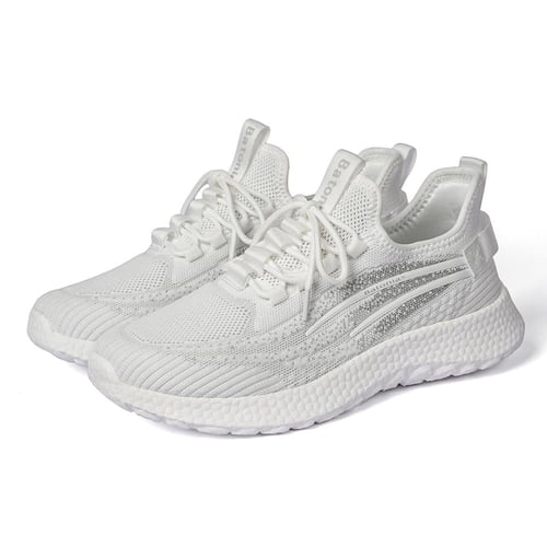 حذاء رجالي رياضي من باتونيا - أبيض