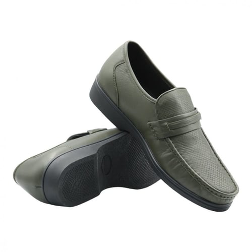 حذاء بتطريز أمامي بارز ورباط جلد طبيعي - أخضر