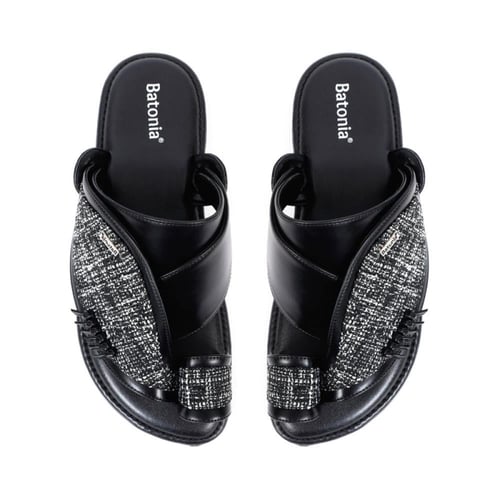 حذاء شرقي من باتونيا - اسود