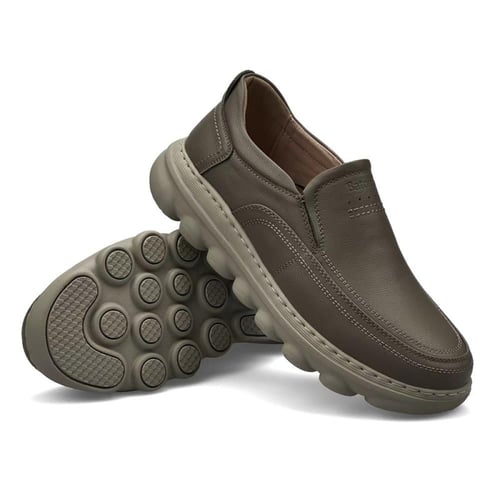 حذاء رياضي كاجوال من باتونيا - بني داكن