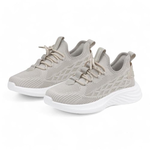 حذاء رياضي للنساء من باتونيا - بيج