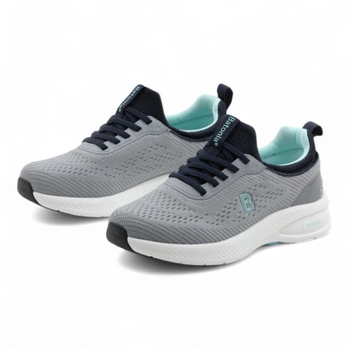 حذاء نسائي رياضي من باتونيا