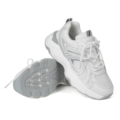 حذاء رياضي نسائي من باتونيا - أبيض و رمادي