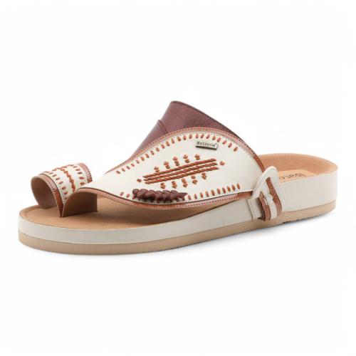 حذاء شرقي من باتونيا - أبيض