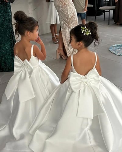 فستان مناسبات مع ذيل