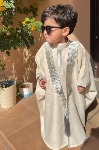 طقم ثوب وبشت كويتي للأطفال (اللون بيج )