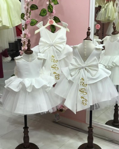 فستان طبقتين مع جيبون خارجي