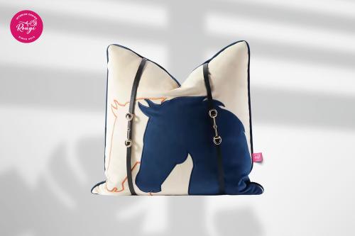 وسادة 45X45 فاخرة بتصميم الحصان – مخمل كحلي مع إكس...