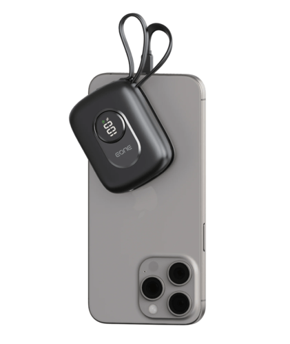 باور بنك EONE أصغر من بطاقة الصراف وشاشة رقمية