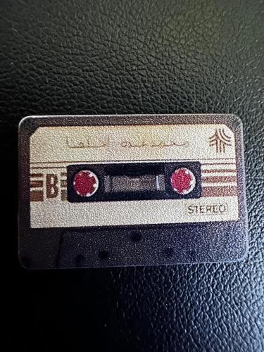 ملصق معدني شريط كاست