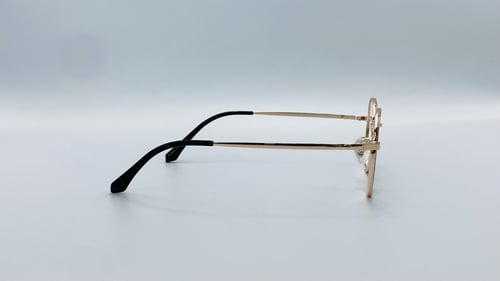 نظاره طبية دائرية من التيتانيوم اللون ذهبي أسود رق...