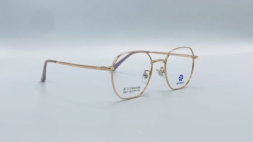 نظاره طبية هندسية من التيتانيوم اللون ذهبي رقم الم...