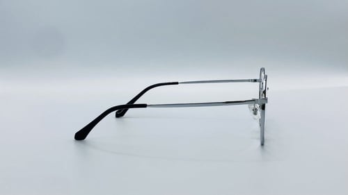 نظاره طبية دائرية من التيتانيوم اللون فضي أسود رقم...