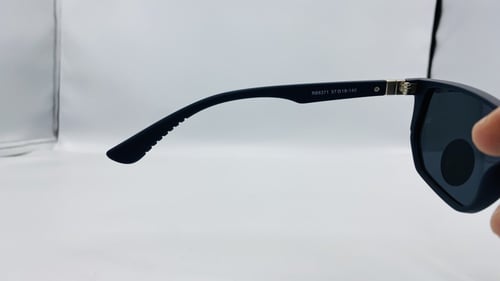 نظارة شمسية هندسية من البلاستيك اللون أسود رقم الم...