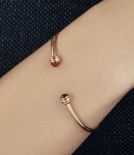 بياجيه | Possession open | small