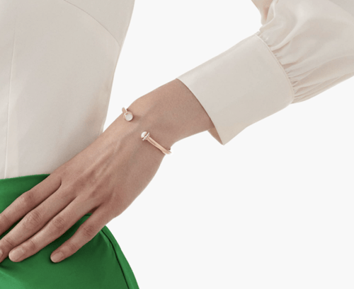 بياجيه | Possession open | Large