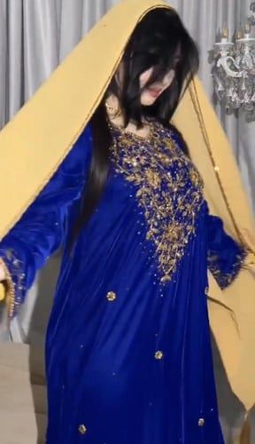 جلابية مع طرحة  لونين مخمل