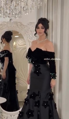 فستان سهرة مخمل