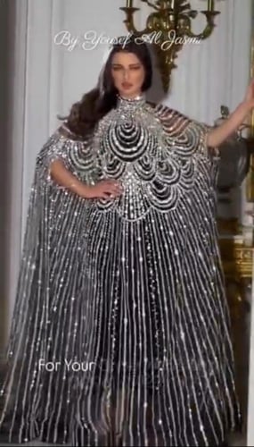 فستان سهرة ثلاثة ألوان