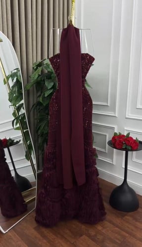 فستان سهرة ثلاثة ألوان