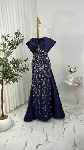 فستان سهرة ثلاثة ألوان