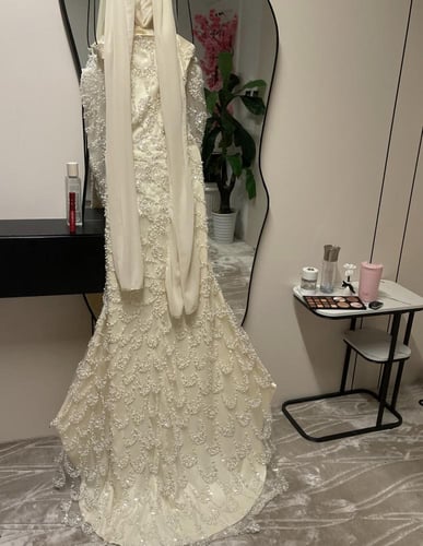 فستان سهرة خمس ألوان