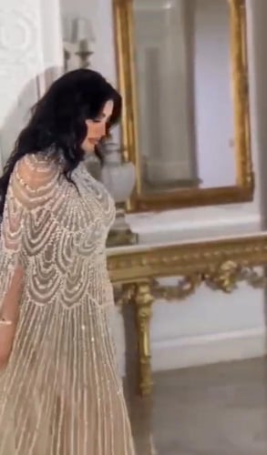 فستان سهرة ثلاثة ألوان