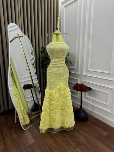 فستان سهرة ثلاثة ألوان