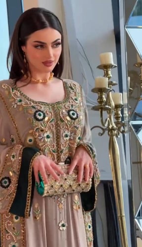 جلابية مع طرحة