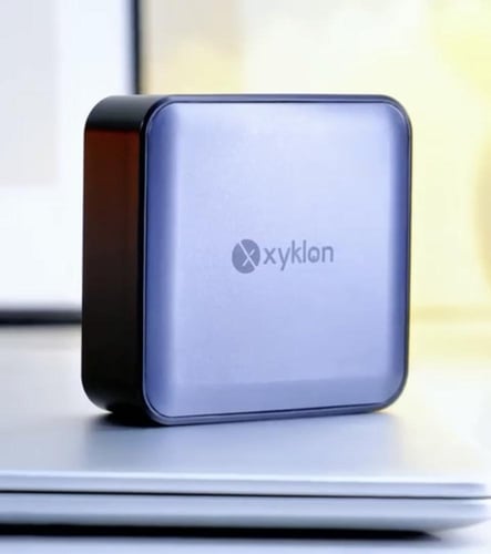 منصة شحن 93 واط من xyclon