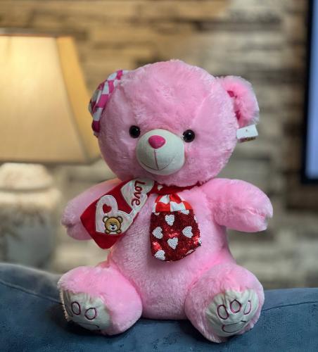 دبٌّ أنيقٌ مع طاقية وربطة عنق كاروهات! بحجم 40 سم