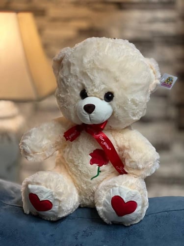 دبٌّدوب أنيقٌ مع وردةٍ وربطة عنق! بحجم 40 سم