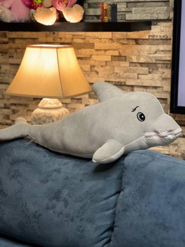 دمية دولفين قطنية عملاقة بحجم 100 سم