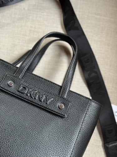شنطة dkny