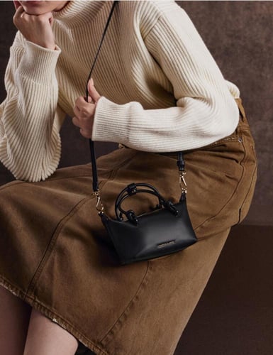 شنطة charles & keith