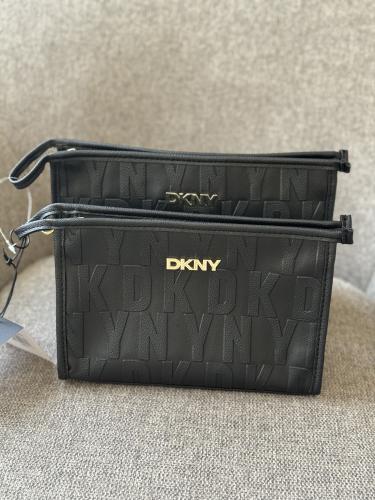 طقم شنط ميك أب أو عطور او باوتش dkny