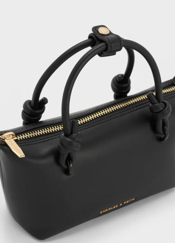 شنطة charles & keith