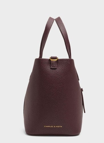 شنطة charles & keith