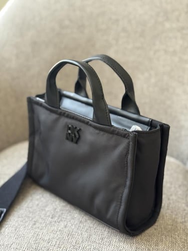 شنطة قماش dkny