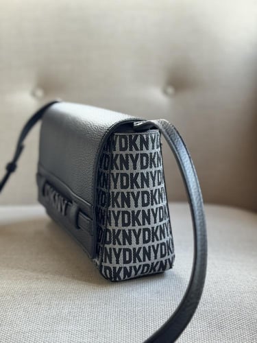 شنطة dkny
