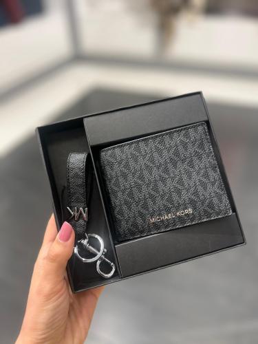 محفظة + ميدالية mk