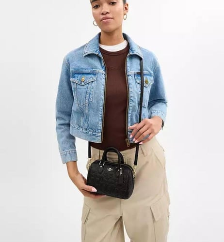 شنطة ميني coach